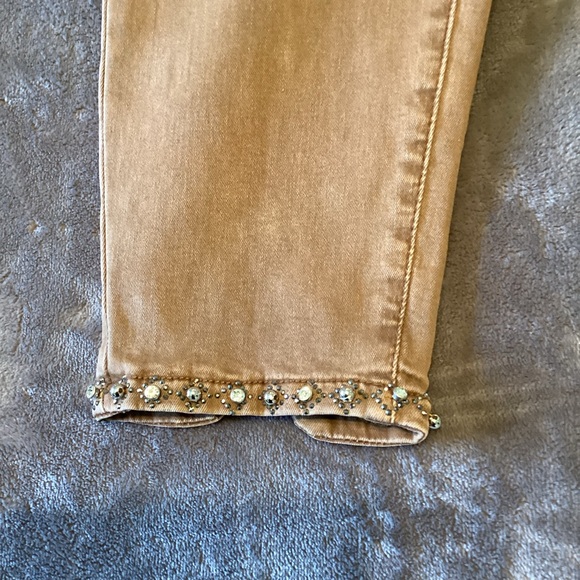 Joseph Ribkoff tan jeans with embellishments, size large. Has moderate stretch - Picture 8 of 8